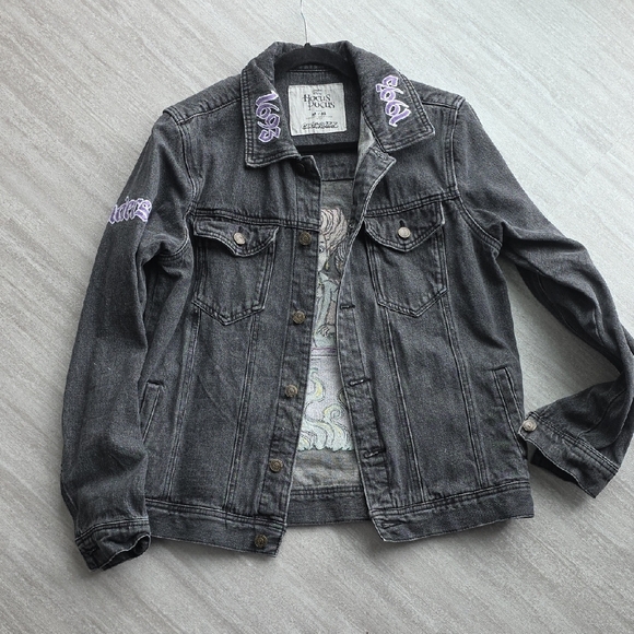 Cakeworthy Disney Hocus Pocus Black Washed Denim Jacket with Lavender Embroidery - Picture 7 of 7